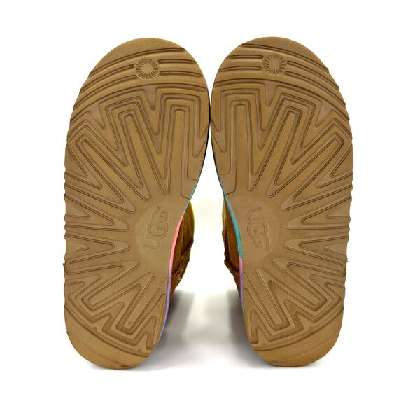 UGG Big Kids Classic Short Rainbow Winter Boot Size 6 Tan Leather Cold Weather - Picture 6 of 12